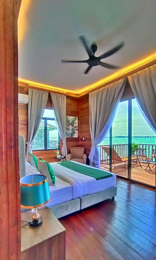 Deluxe Villa sea-view bed
