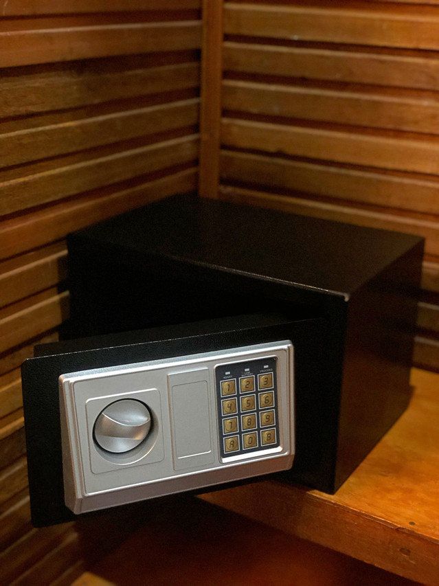 Deluxe Villa in-room digital safe
