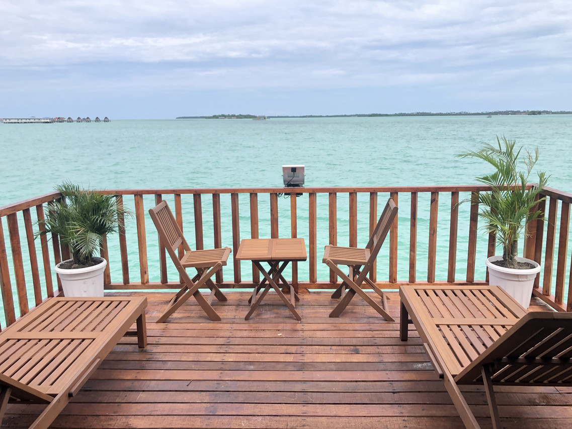 Deluxe Villa spacious wooden sun deck