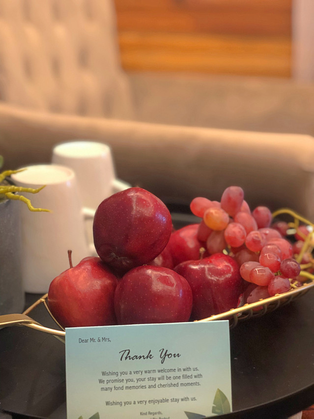 Deluxe Villa welcome fruit and card