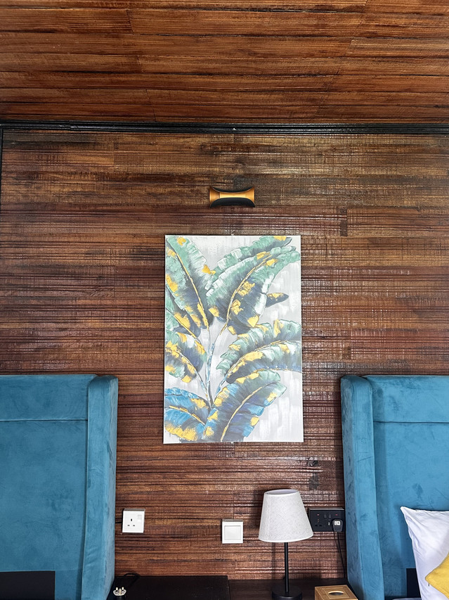 Family Villa 1 twin beds with botanical artwork